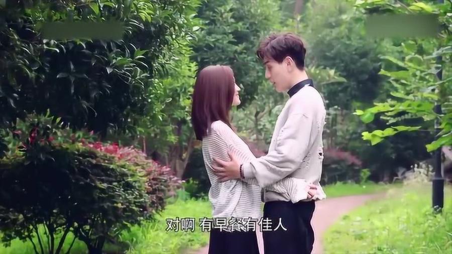 记者:卡塔尔能帮的已经尽力了,就怕赛后全是孙红雷的经典梗图